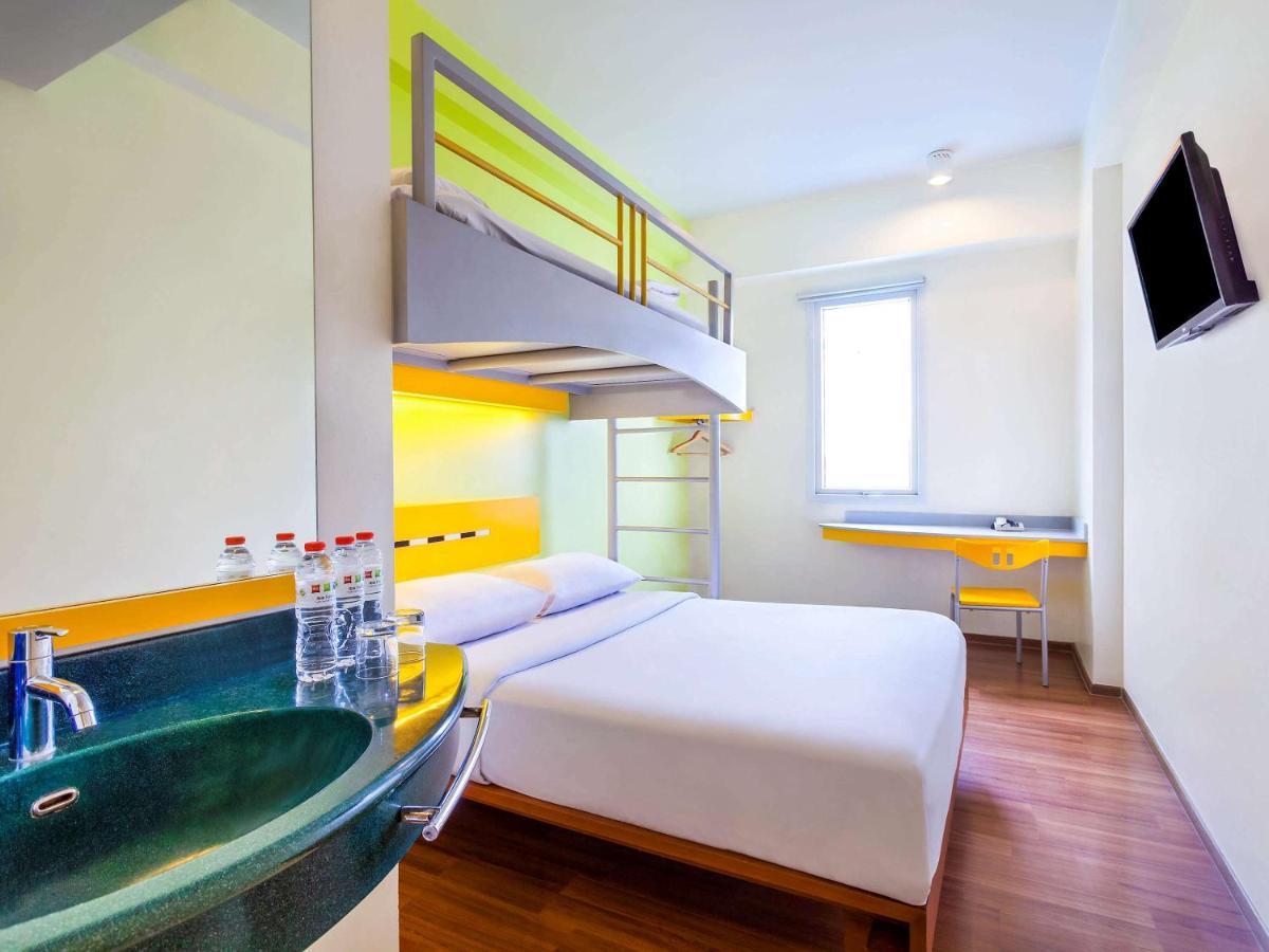 Ibis Budget Jakarta Cikini Buitenkant foto