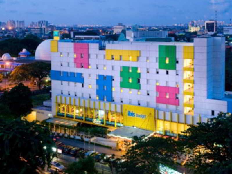 Ibis Budget Jakarta Cikini Buitenkant foto